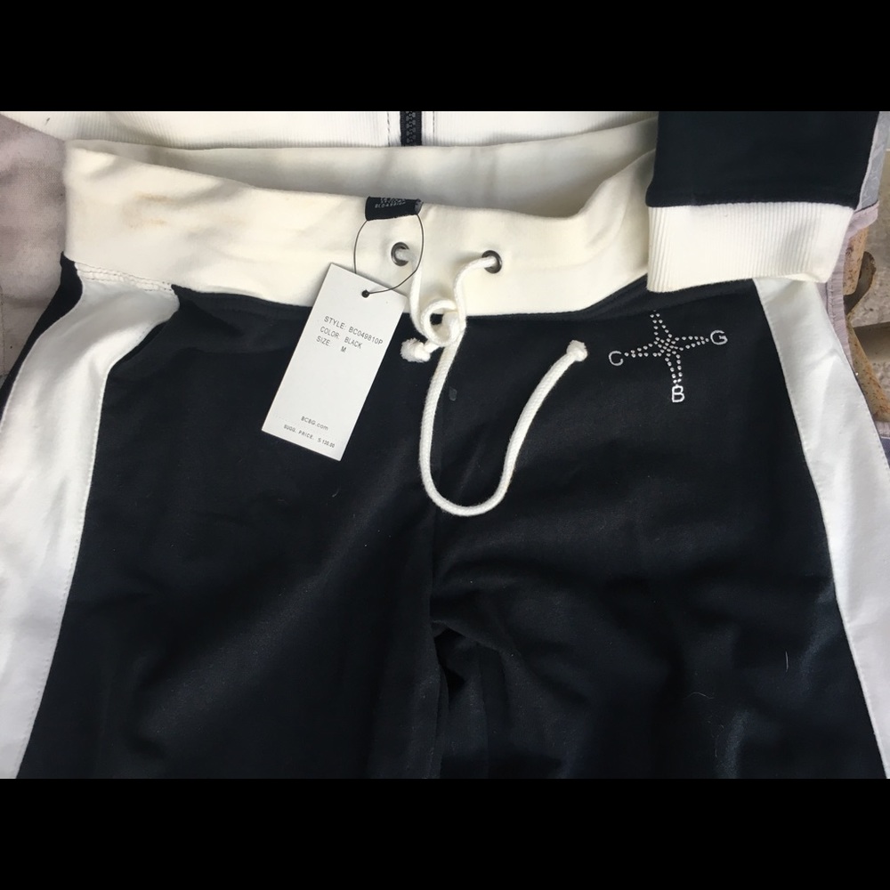 M 🖤BCBGMaxAzria🖤2pc - Picture 4 of 8